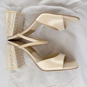 Dole Vita peal sandal heels